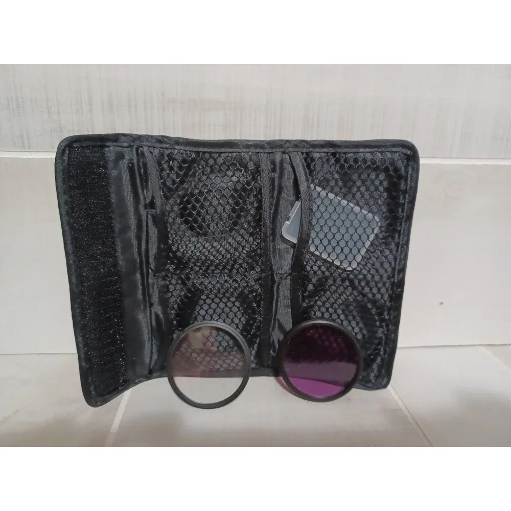 Polaroid 2-piece Camera Lens Filter Kit. Missing the CPL filter.